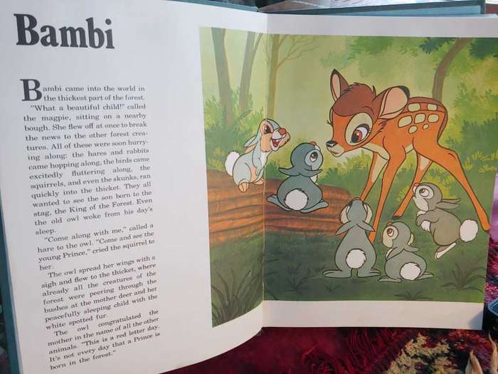 Walt Disney`s Giant Book of Favourites