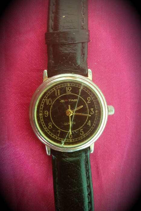 Vintage JETIME watch JAPAN Movement - Glass Cracked -working -new Battery-Leather strap 32mm