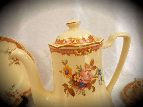 14pc of a Antique VICTORIAN BY Jhonson Bros Teaset made in England