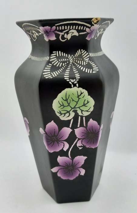 Antique Vintage SHELLY Black Vase Made in England 185x90mm - repaired