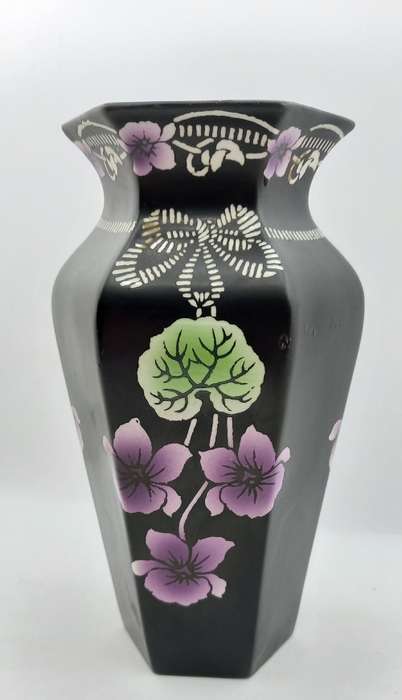 Antique Vintage SHELLY Black Vase Made in England 185x90mm - repaired