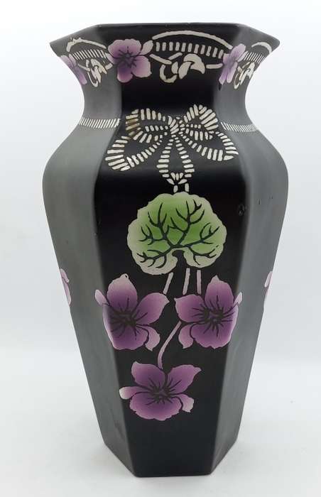 Antique Vintage SHELLY Black Vase Made in England 185x90mm - repaired
