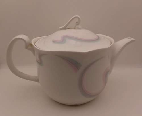 Vintage 1986 Royal Albert Bone China HORIZONS Aurora series teapot -excellent Condition