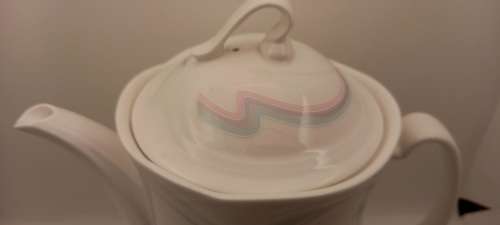Vintage 1986 Royal Albert Bone China HORIZONS Aurora series Coffee pot -excellent Condition