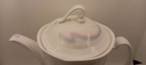 Vintage 1986 Royal Albert Bone China HORIZONS Aurora series Coffee pot -excellent Condition