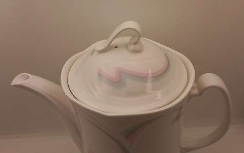 Vintage 1986 Royal Albert Bone China HORIZONS Aurora series Coffee pot -excellent Condition