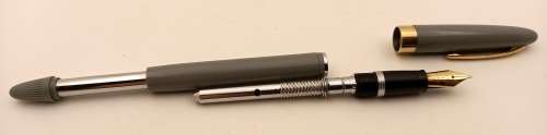 Rare Vintage Pre-owned Sheaffers Lifetime Piston Filling Fountain Pen with No 5 14KT Gold Nib