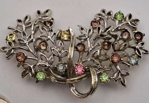 Vintage white Metal Brooch -Missing a 6 stones 67x45mm