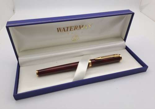 Pre-owned  Maroon Waterman Fountain Pen with solid 18kt Gold Nib in Case -Paris