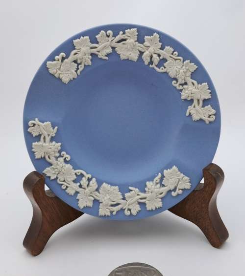 Collectable Vintage  Wedgwood Jasperware small Ashtray Winston Churchill 92mm-Made in England