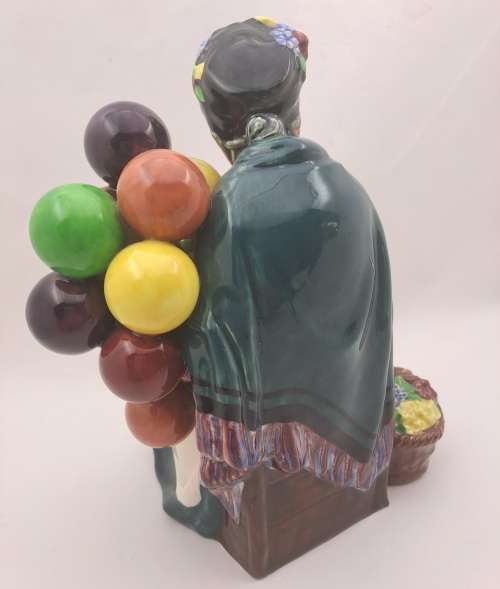 Vintage Royal Doulton ''The Old Lady Balloon Seller"  HN1315 Figurine 195x150x100mm