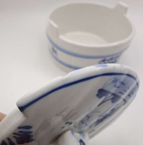 Vintage Delft butterdish -Handpainted -lid has a tiny chip -Holland