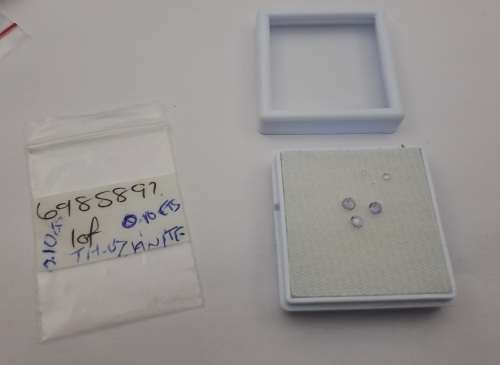 3 x 0.10 ct Natural Tanzanites in Capsule (+2 smaller onces)