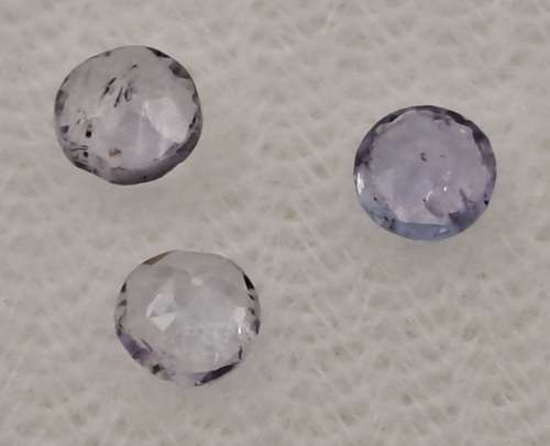 3 x 0.10 ct Natural Tanzanites in Capsule (+2 smaller onces)