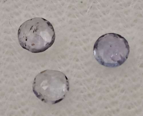3 x 0.10 ct Natural Tanzanites in Capsule (+2 smaller onces)