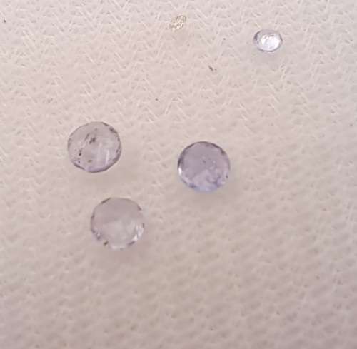 3 x 0.10 ct Natural Tanzanites in Capsule (+2 smaller onces)