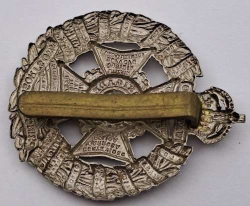 WW2 The Rifle Brigade (Prince Consort`s Own) Regiment Cap Badge 42x50mm  11,30gram-white Metal