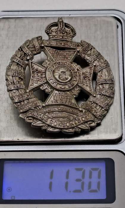 WW2 The Rifle Brigade (Prince Consort`s Own) Regiment Cap Badge 42x50mm  11,30gram-white Metal