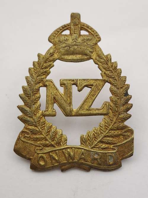 WWII New Zealand Onward Cap Badge 43x33mm