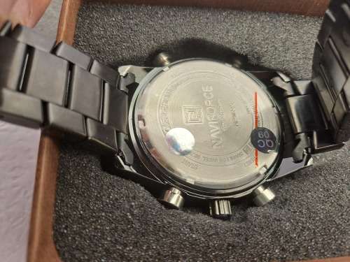 New/old stock NaviForce NF 9097 Quartz watch-still in Box-need battery-metal strap