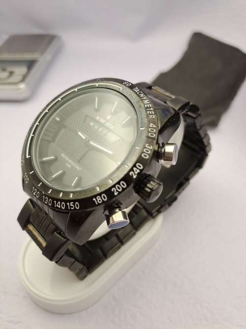New/old stock NaviForce NF 9097 Quartz watch-still in Box-need battery-metal strap