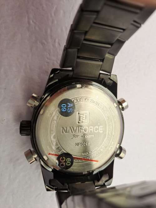 New/old stock NaviForce NF 9097 Quartz watch-still in Box-need battery-metal strap
