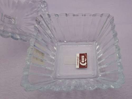 Unused Green Apple deli glassware Trinket box -still in Box 90x12x12cm