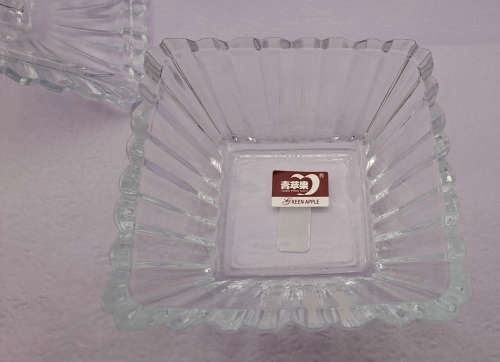 Unused Green Apple deli glassware Trinket box -still in Box 90x12x12cm