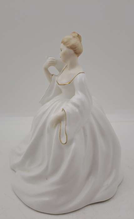 Vintage COALPORT Bone China Figurine -Samantha Ladies of fashion - Handmade 13cmx12cmx9cm