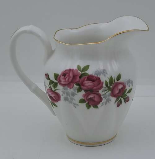 Small Vintage Royal Albert Bone China Creamer 82x95x68mm