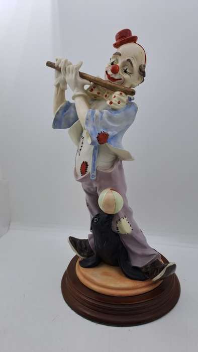 Vintage The Leonardo Collection - Circus Clown Figurine 26cm x13cm