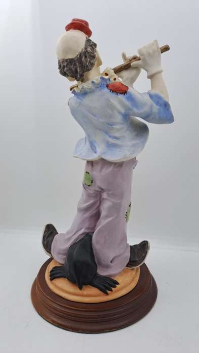 Vintage The Leonardo Collection - Circus Clown Figurine 26cm x13cm