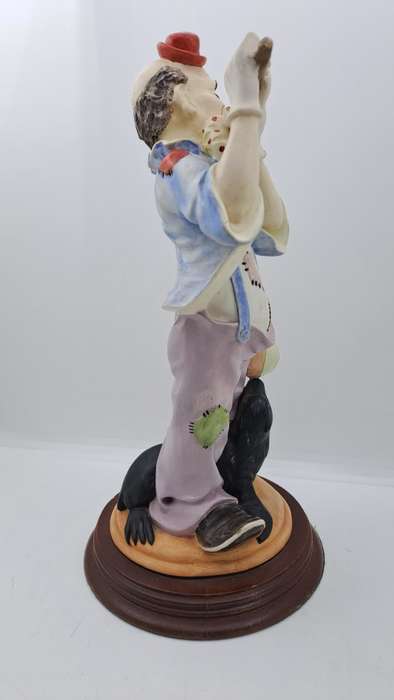 Vintage The Leonardo Collection - Circus Clown Figurine 26cm x13cm