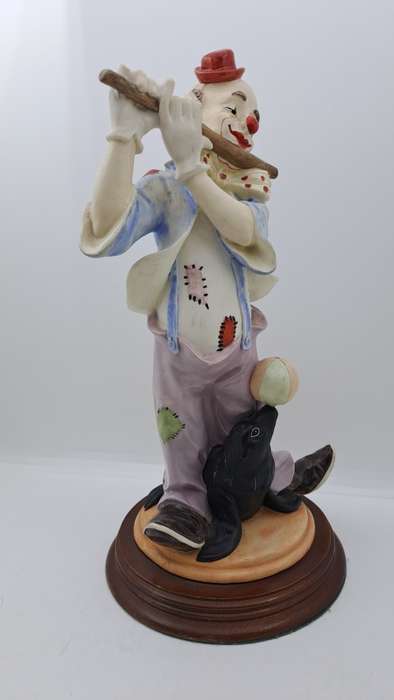 Vintage The Leonardo Collection - Circus Clown Figurine 26cm x13cm