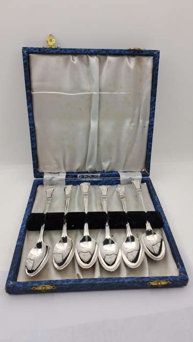 Vintage E.P.N.S Silverplated Teaspoon set of 6 -Boxed -Made in England 119mm