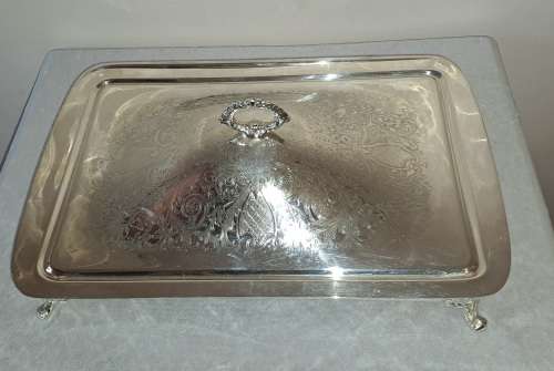 Large   Silver-Plate Entree serving Dish with lid.