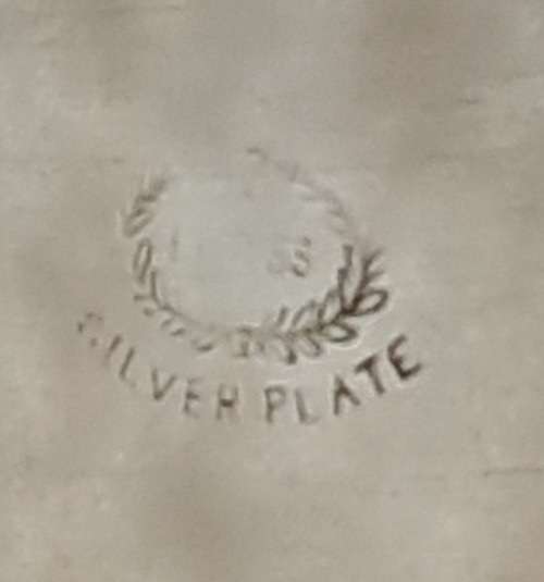 Large   Silver-Plate Entree serving Dish with lid.