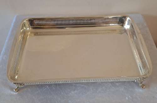 Large   Silver-Plate Entree serving Dish with lid.