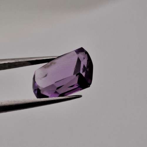 Natural Tanzanite -Emerald Cut 11mmx7mmx5mm .0,6 gram more than 3 Carat