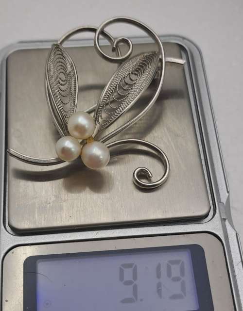 Vintage Brooch 50mm x 47mm