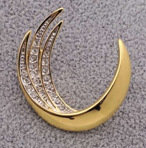 Vintage Pierre Cardin Brooch 34mm x 35mm