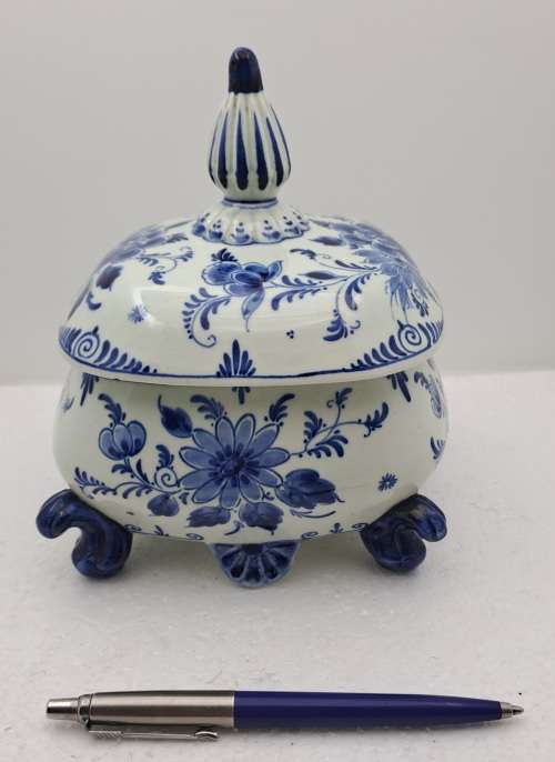 Antique 1920`s Victorian Delft Blauw Trinket Box -Holland-(2 CHIPS)