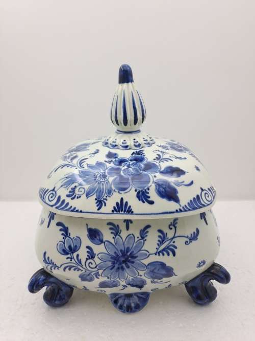 Antique 1920`s Victorian Delft Blauw Trinket Box -Holland-(2 CHIPS)