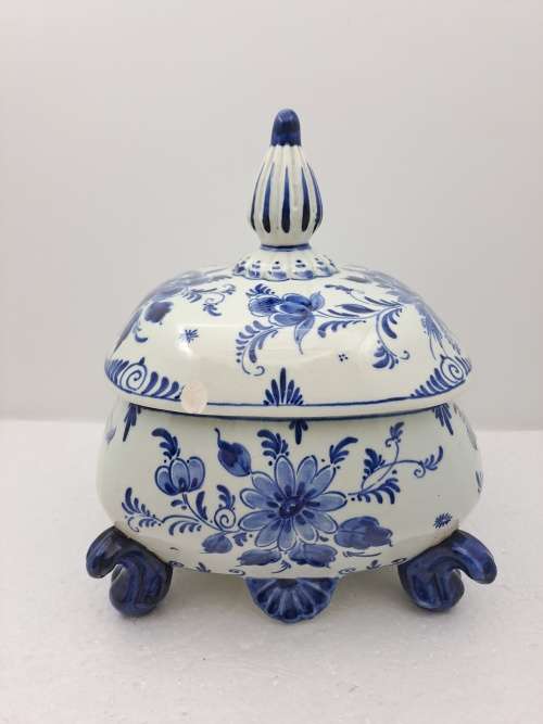 Antique 1920`s Victorian Delft Blauw Trinket Box -Holland-(2 CHIPS)