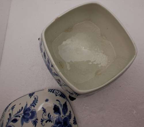 Antique 1920`s Victorian Delft Blauw Trinket Box -Holland-(2 CHIPS)