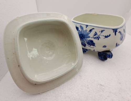 Antique 1920`s Victorian Delft Blauw Trinket Box -Holland-(2 CHIPS)