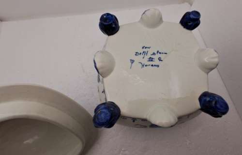 Antique 1920`s Victorian Delft Blauw Trinket Box -Holland-(2 CHIPS)