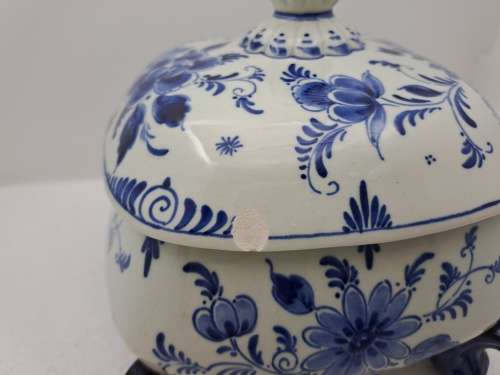 Antique 1920`s Victorian Delft Blauw Trinket Box -Holland-(2 CHIPS)