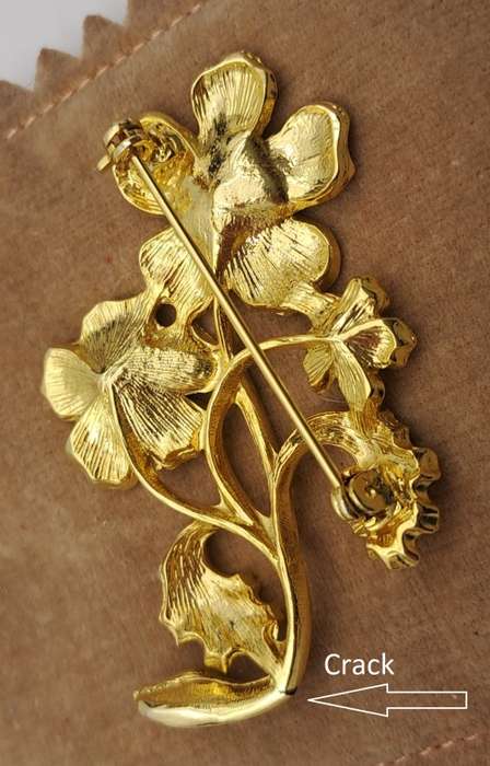 Vintage Brooch 60x40mm with crack