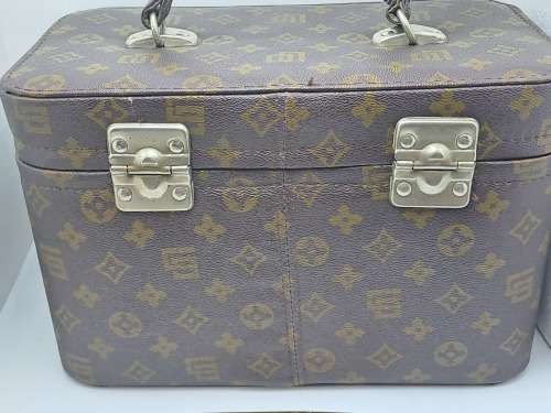 Vintage Leather Vanity Case -No Key